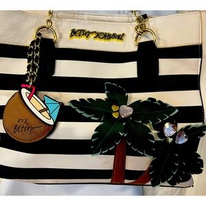 Super cute Betsey Johnson handbag!